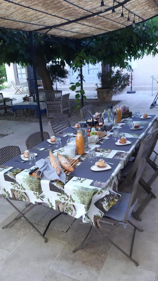 Mas Des Cigognes Bed and Breakfast Le Thor Buitenkant foto