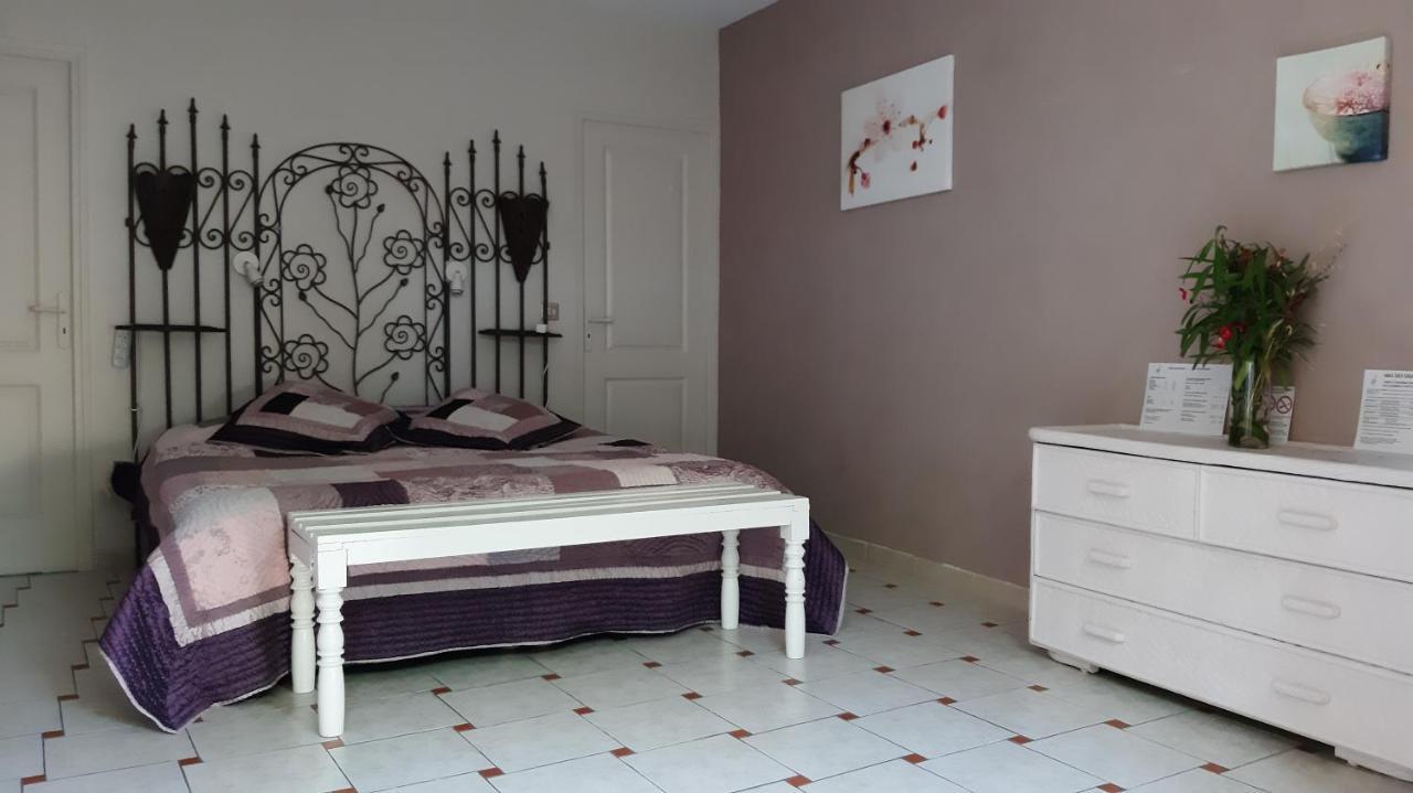 Mas Des Cigognes Bed and Breakfast Le Thor Buitenkant foto