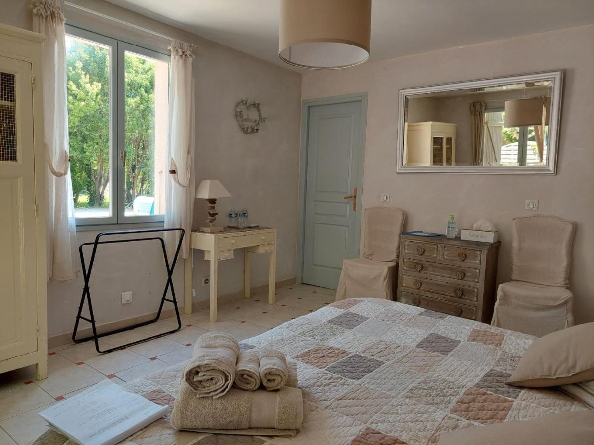 Mas Des Cigognes Bed and Breakfast Le Thor Buitenkant foto