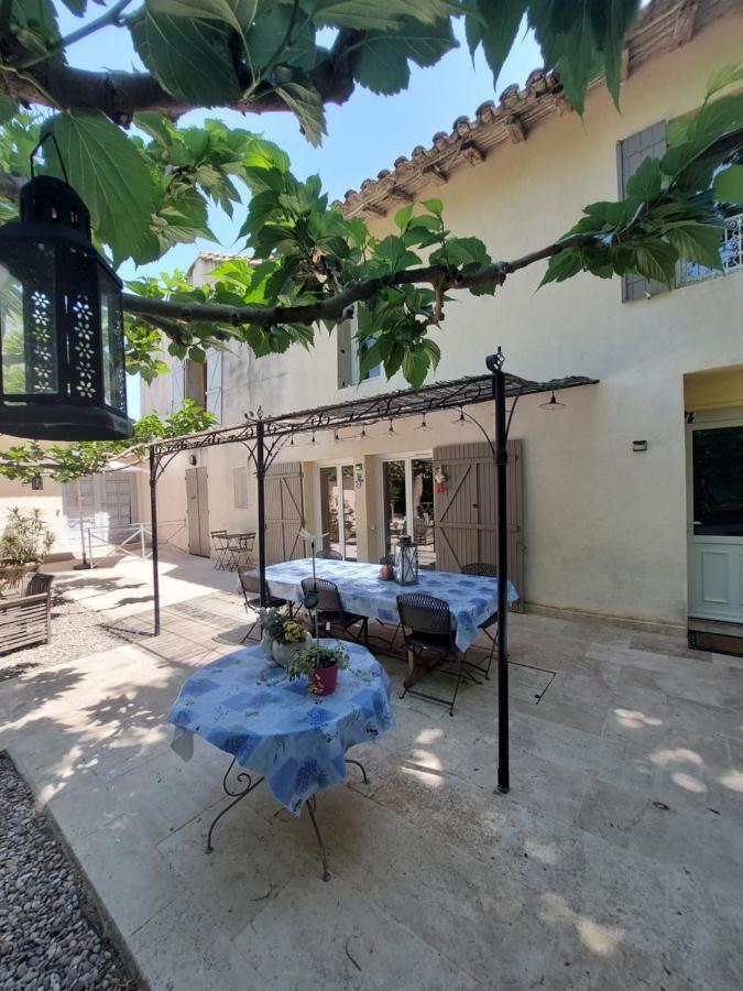 Mas Des Cigognes Bed and Breakfast Le Thor Buitenkant foto