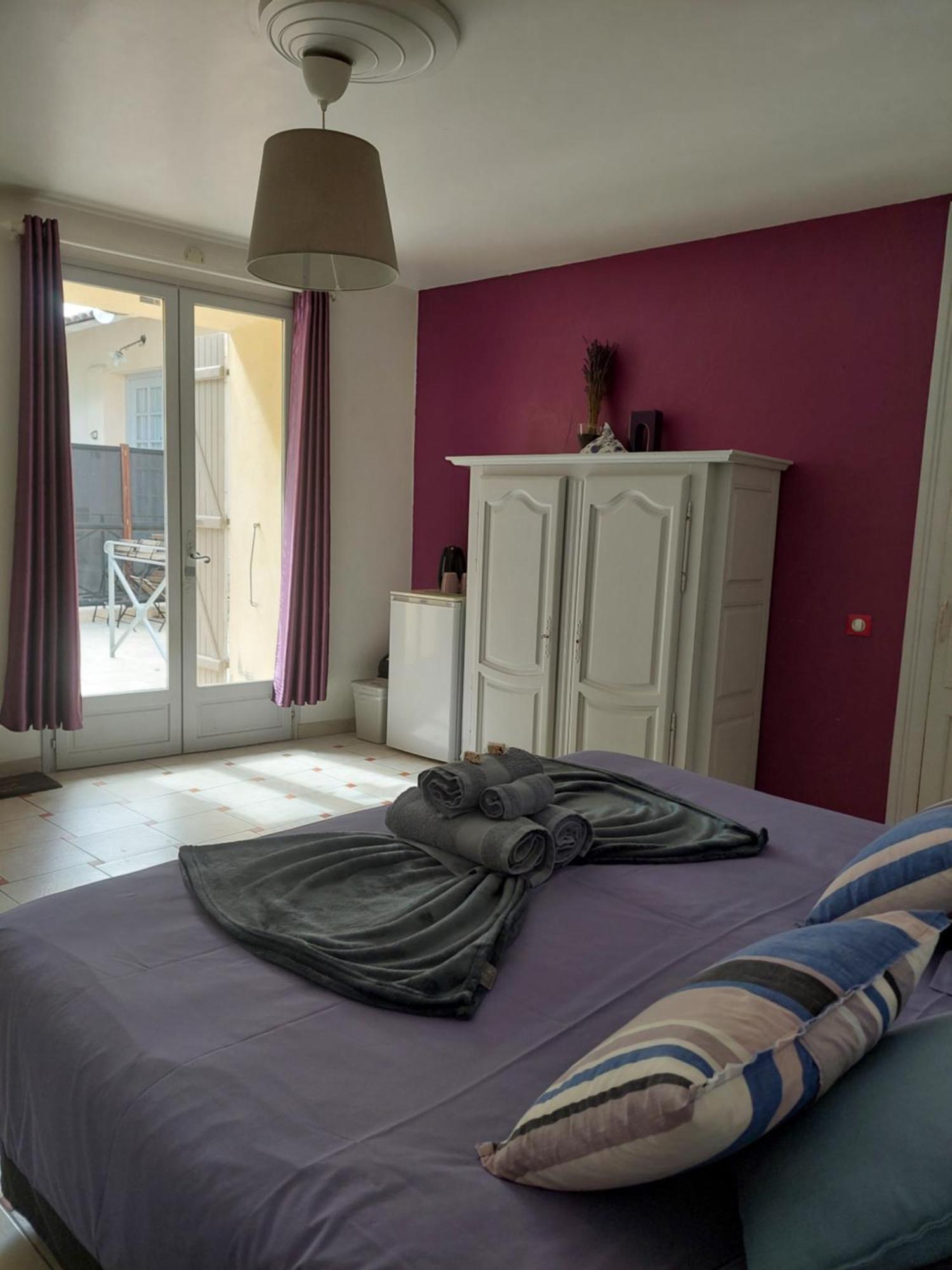 Mas Des Cigognes Bed and Breakfast Le Thor Buitenkant foto