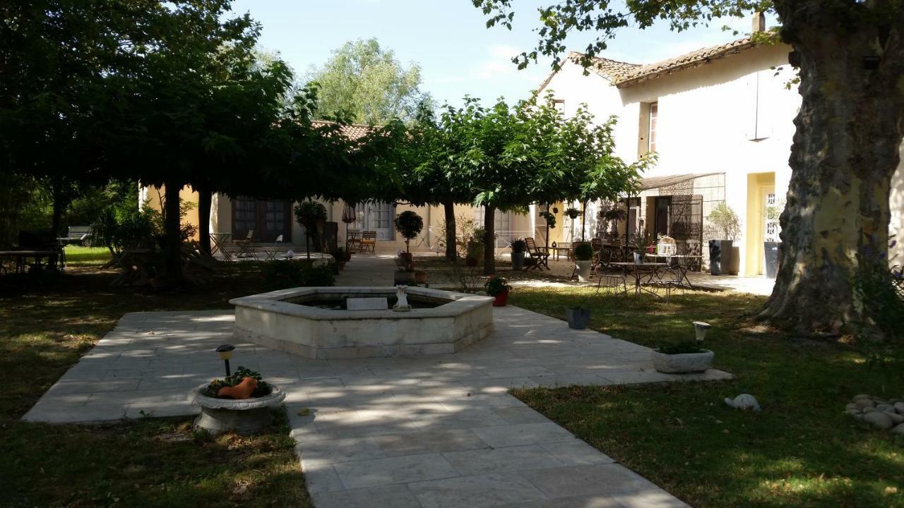 Mas Des Cigognes Bed and Breakfast Le Thor Buitenkant foto